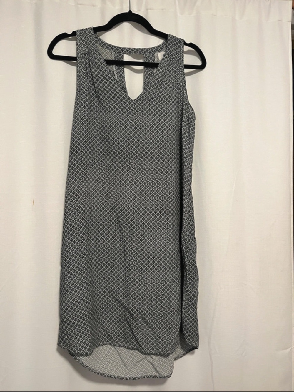 Old Navy Black & White Geometric Sleeveless Shift Dress